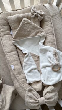 Babynest SET Comfykids©- geborduurd - bloemetjes - beige - OekoTex - INCL. Dekentje - 10 Items - NEW